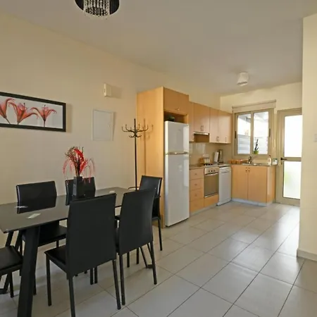 Polyxenia House בית נופש *