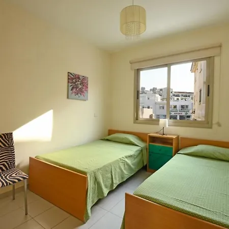 Polyxenia House Ferienhaus Protaras