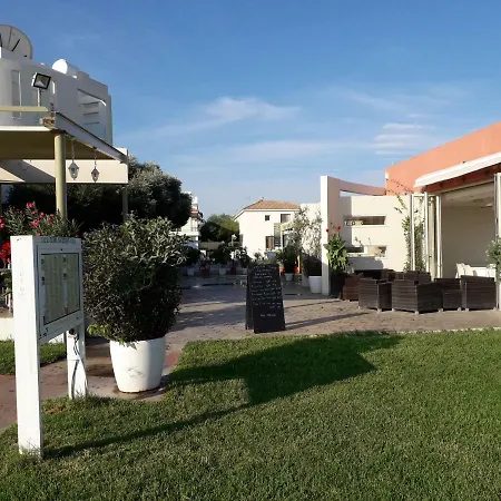 בית נופש Polyxenia House *