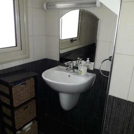 בית נופש Polyxenia House *