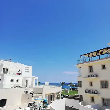 Polyxenia House בית נופש *